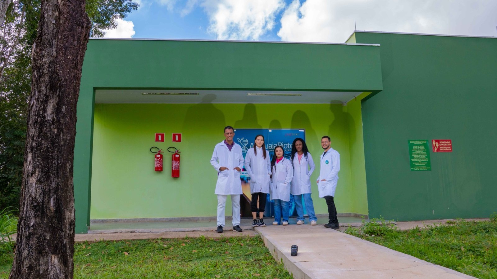 Vista externa do laboratório AraguaiaBiotech no campus UNEMAT